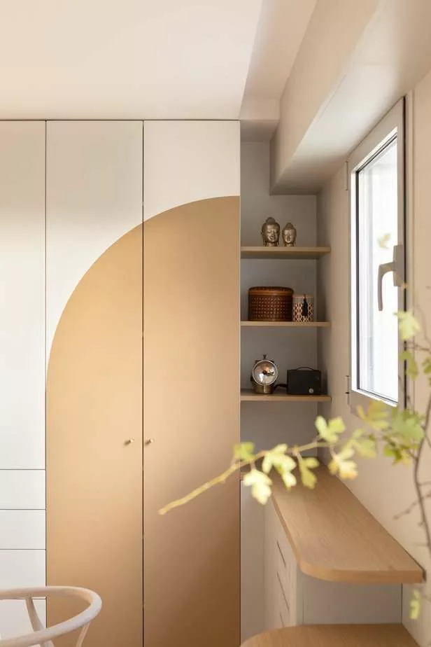 Agencement bureau sur mesure intégré dans salon design