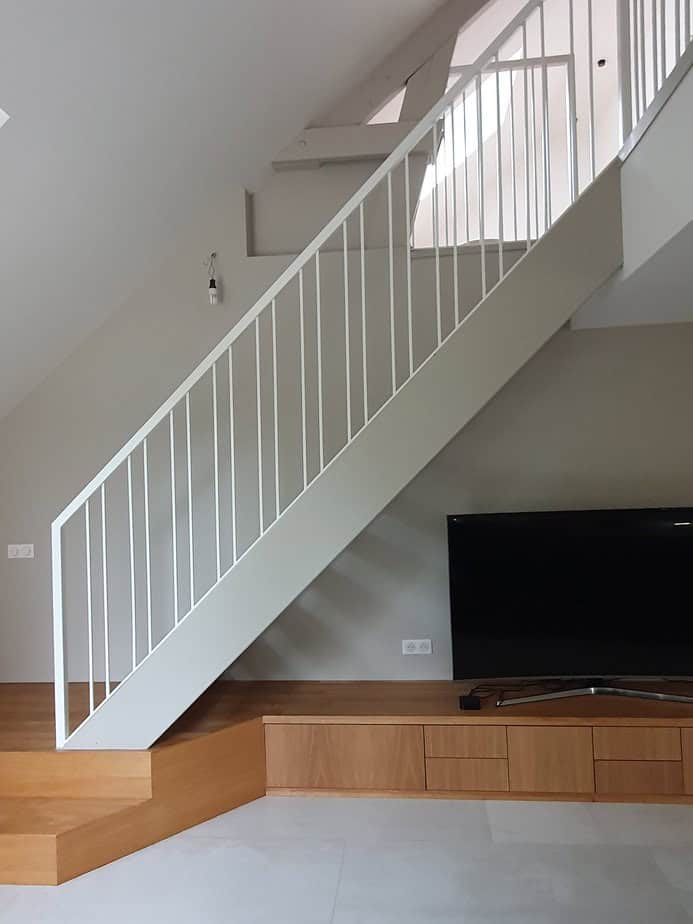 Transformation et design sur mesure d’un escalier à Garches — DUstudiO Interiors par Olga Chihai Dusciac, architecte d’intérieur.