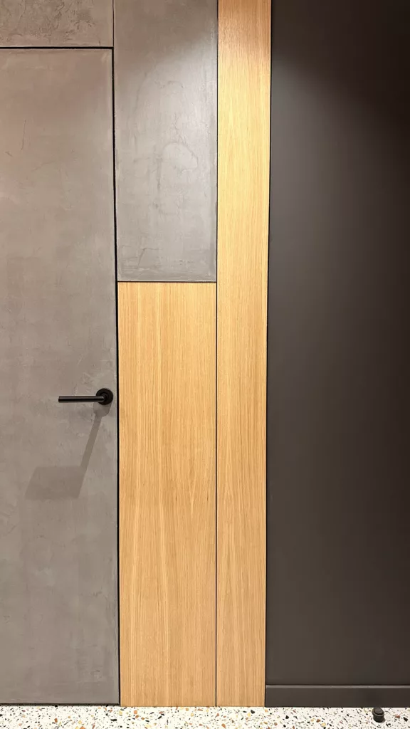 Rénovation d’un espace de travail à Rueil-Malmaison, avec porte invisible design – Olga Dusciac