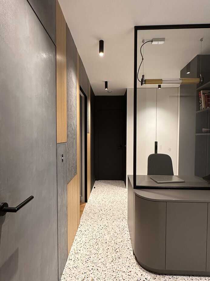 Agencement bureau sur mesure avec rangements cachés