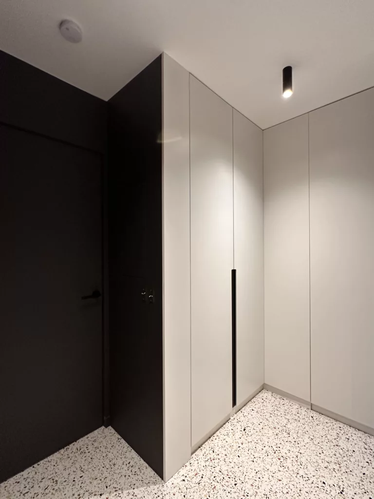 Projet de bureau contemporain à Boulogne-Billancourt, signé DUstudiO Interiors